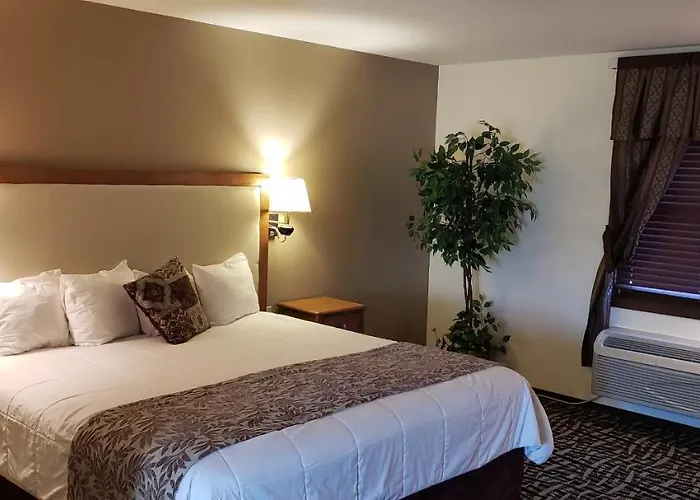Stagecoach Inn & Suites 2*